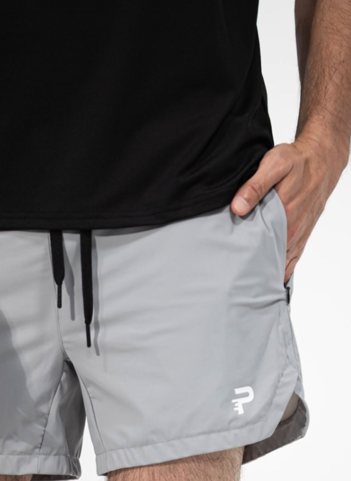 Essential Training Shorts 5 inch - Silver